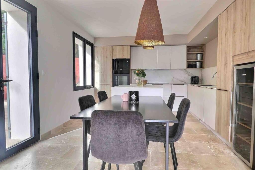 Sous Le « Figuier » Villa Cornillon-Confoux Bagian luar foto