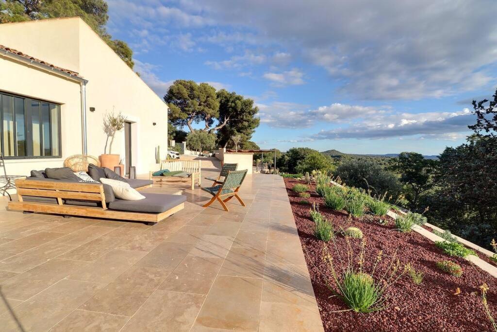Sous Le « Figuier » Villa Cornillon-Confoux Bagian luar foto